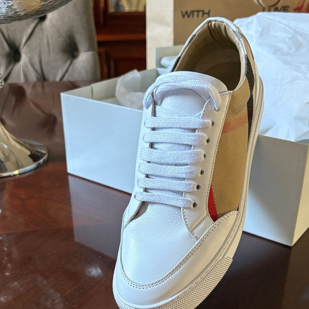 Womens Burberry Sneaker